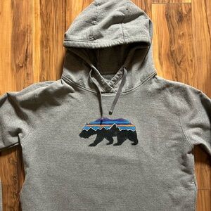 Patagonia Gray Uprisal Hoody, Bear Design, Heavyweight Cotton Blend, Size XL